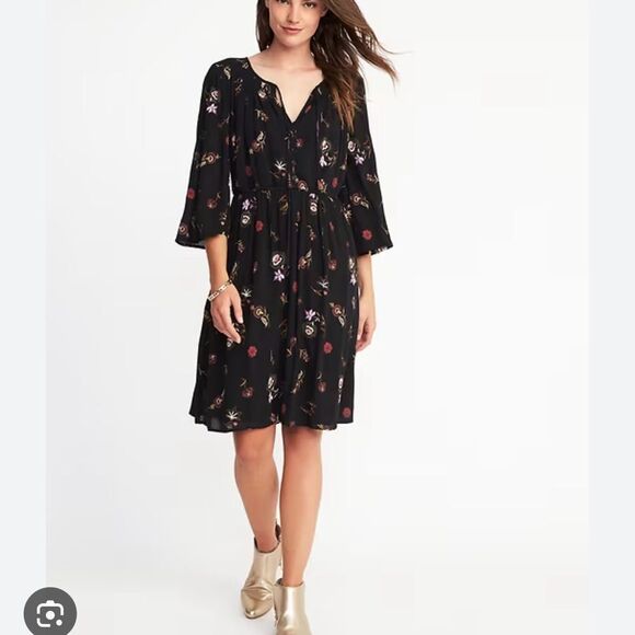 Old Navy bell sleeve black dress NEw - Picture 1 of 7